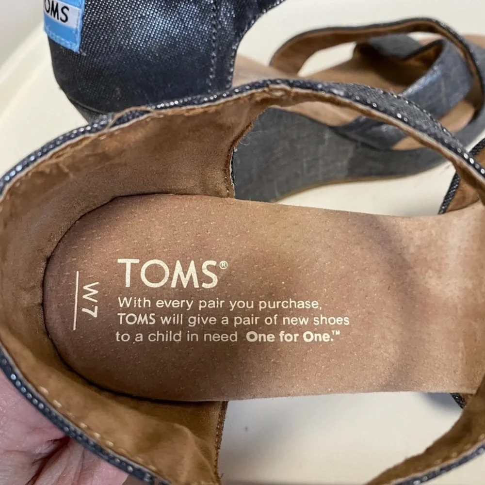 Toms Sienna metallic chambray wedge sandals size 7